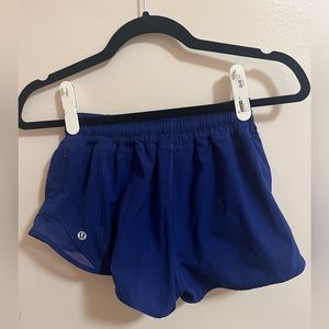 Lululemon Hotty-Hot Low-Rise Lined Short 2.5”